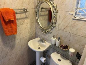 O baie la The Lime Suite Apt #2