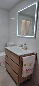 Koupelna v ubytování Habitacion Matrimonio a 100 m de la Playa de Poniente