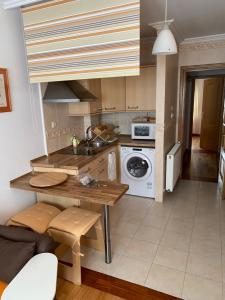 Η κουζίνα ή μικρή κουζίνα στο Apartamento Miramar Ribadeo