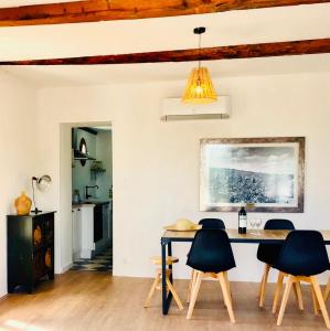 Fotografie z fotogalerie ubytování Villa Charme avec Piscine privée au coeur des Vignes v destinaci Quarante