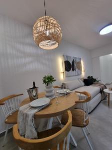 A seating area at Hotel Andreas - Agistri (Skala)