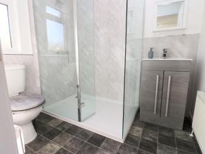 Et badeværelse på Butterfly Lodge + 33 billeder