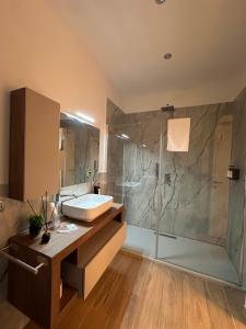 Eterna Suites Roma的一间浴室