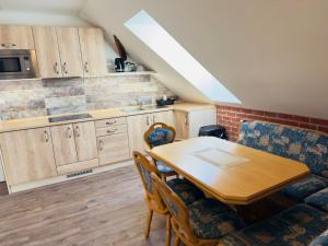 Kuchyňa alebo kuchynka v ubytovaní Penzion, Restaurace Jaro Věšín Brdy