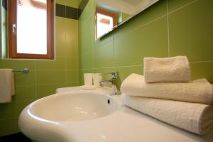 A bathroom at Gasserhof Aicha Még 37 kép