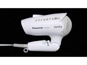 um secador de cabelo branco eléctrico num expositor em Smile Hotel koriyama - Vacation STAY 48119v em Koriyama