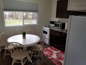 Η κουζίνα ή μικρή κουζίνα στο Westlake Picton Cottage