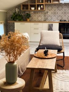 Køkken eller tekøkken på Maison Mezzanotte Mansarda Chic in Centro con Parcheggio Privato