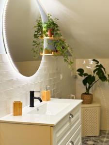 Billede fra billedgalleriet på Maison Mezzanotte Mansarda Chic in Centro con Parcheggio Privato i Ravenna + 37 billeder