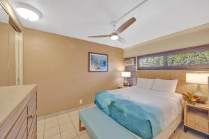 Postel nebo postele na pokoji v ubytování Kuleana Club #715 Oceanfront - 1 bedroom & 1 bathroom - 2nd Floor + 37 fotografií