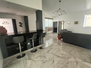 Khu vực ghế ngồi tại Casa Shell