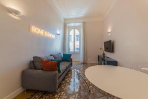 A seating area at Vintage Ottaviano Apartment