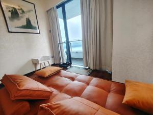 Mangrove Bay Riverside Hill Riverview B&Bl紅樹灣河畔山河景民宿l豪華五房六床高層山景河景l離華發商都商場和港珠澳大橋及拱北澳門關口10分鐘l離橫琴長隆王國25分鐘l樓下北山古城食街的休息区