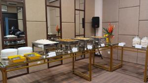 Restauracja lub miejsce do jedzenia w obiekcie Cordova Suites