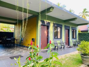 Κήπος έξω από το The Paramount Lodge