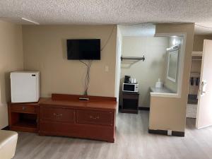 Μια τηλεόραση ή/και κέντρο ψυχαγωγίας στο Safari Motel