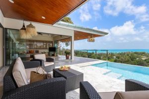 Πισίνα στο ή κοντά στο Villa Olivia 3BR Sea View Private Pool