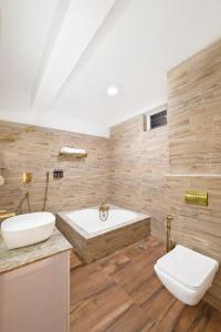 Bagno di White Wharf Beach Resort Morjim Goa