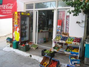 Supermarket alebo iný obchod pri dovolenkovom dome alebo v okolí