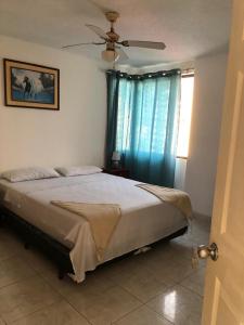 Postel nebo postele na pokoji v ubytování Departamento 4 habitaciones 12 personas vista al mar 8vo piso Playa Almendro