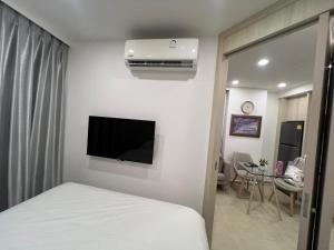 Μια τηλεόραση ή/και κέντρο ψυχαγωγίας στο City Garden Olympus- 606 +18 φωτογραφίες