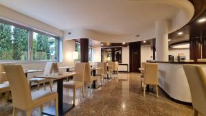Posezení v ubytování Garden Hotel Michelangelo + 24 fotografií