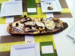Comida en o cerca de este hotel
