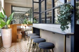 Hilton Garden Inn Dublin City Centre餐厅或其他用餐的地方