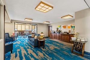 Ruang duduk di Quality Inn Sidney I-80 +31 gambar