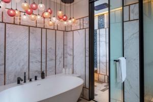 Andaz Doha, by Hyattにあるバスルーム