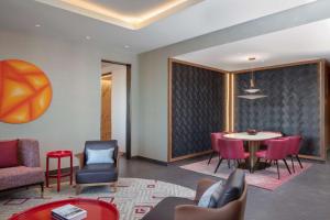 Andaz Doha, by Hyattにあるシーティングエリア