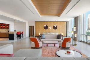 Andaz Doha, by Hyattにあるシーティングエリア