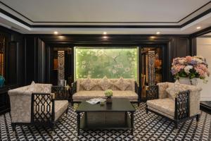 Χώρος καθιστικού στο Royal Hotel Vinh Yen