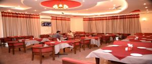 Restoran atau tempat lain untuk makan di Surkhab Tourist Resort