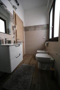 A bathroom at Camurria Sicilian B&B