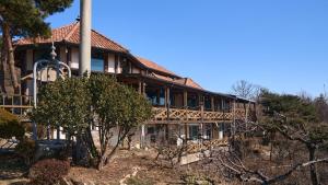 Bygningen som pensionatet ligger i