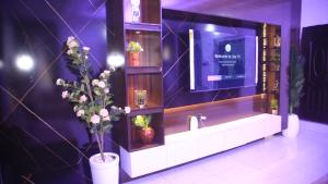 TV a/nebo společenská místnost v ubytování Bay Residence Cozy4BR Haven Awka