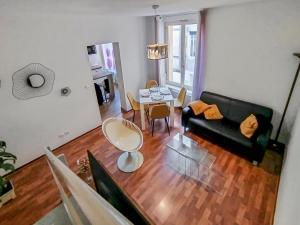 Η κουζίνα ή μικρή κουζίνα στο Duplex Nancy centre - Cour intérieure & Smart TV