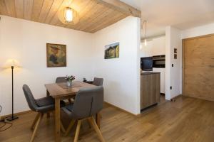 Kuchyň nebo kuchyňský kout v ubytování Ferienwohnung Mitteldorf + 23 fotografií