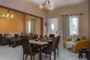 Posezení v ubytování Zante Luxury SeaView Villa with Private Pool