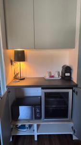 Kuchyň nebo kuchyňský kout v ubytování Private Room in Cologne Poll