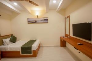 TV/Unterhaltungsangebot in der Unterkunft Hotel Grand Galaxy T nagar