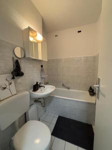 Bilik mandi di Global-FeWo-Apartment