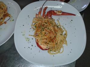 Makanan di atau berdekatan hotel