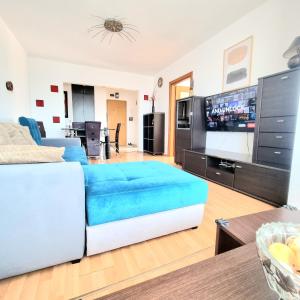 Televisor o centre d'entreteniment de Comfy Flat with Amazing Views- 2BDR Spacious - Landmark & City