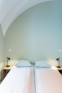 Martigny Youth Hostel客房内的一张或多张床位