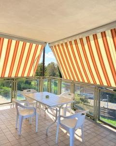 Rõdu või terrass majutusasutuses Elegant Apartment "Le Fontane"-BORGO MERCATO-MONCALIERI