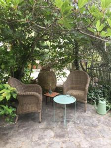 Taman di luar Ferienwohnung der besonderen Art in Villa am Glan