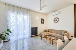Posezení v ubytování App 106m2 2letti matrimoniali e divano letto, box free - LA CASA VERDE - MilanoFieraRhoComo Saronno MXP Monza Ceriano Laghetto