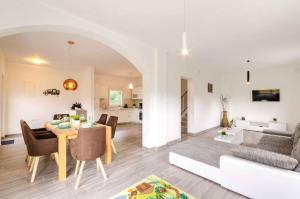 Posezení v ubytování Holiday home in Drivenik 39098